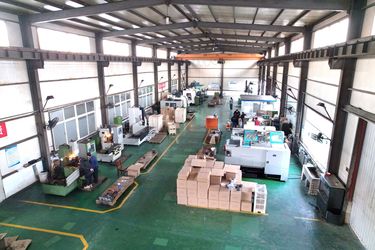 涿州市荣德模具有限责任公司